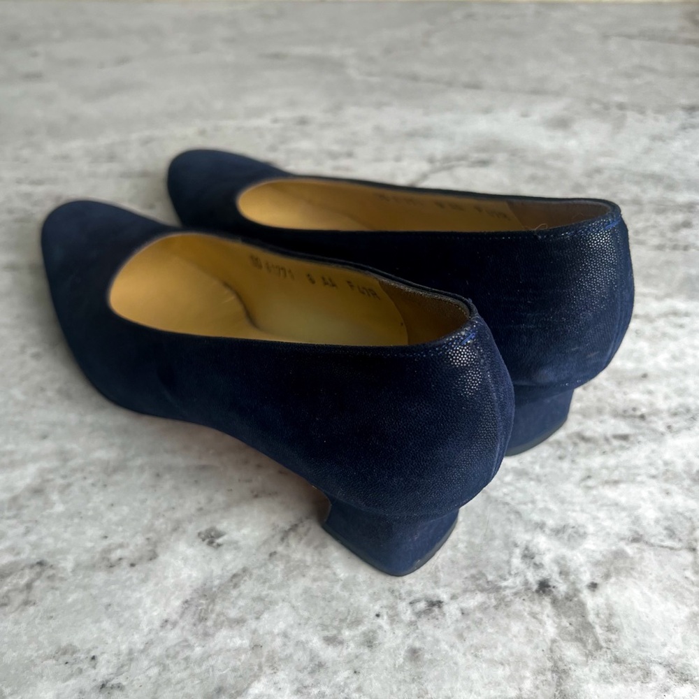Salvatore Ferragamo Navy Suede Kitten Heels SZ 6 - Picture 2 of 8